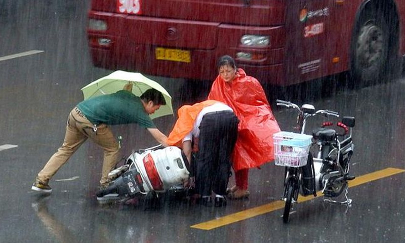 電動車騎行不開燈易釀事故：法律無規(guī)定，交警定責(zé)時考慮“黑燈”因素合理嗎？
